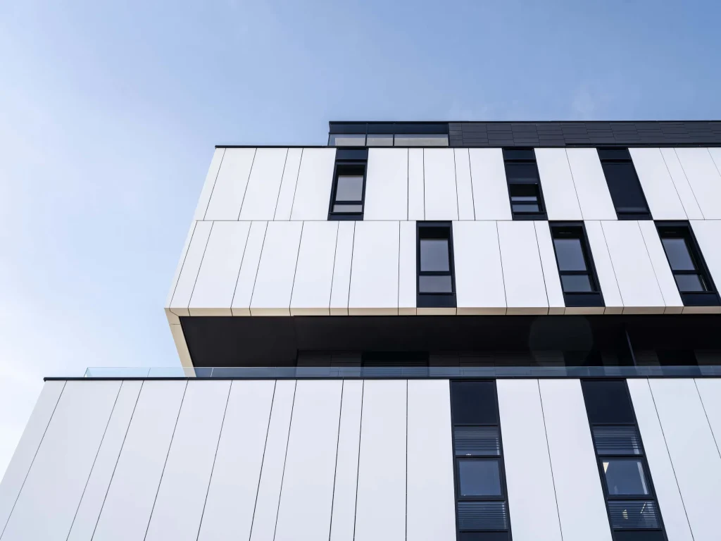 Détail de façade et de structure d'un immeuble réalisé par SOCARA